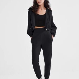 Supesu Cubby Jogger Pants Black